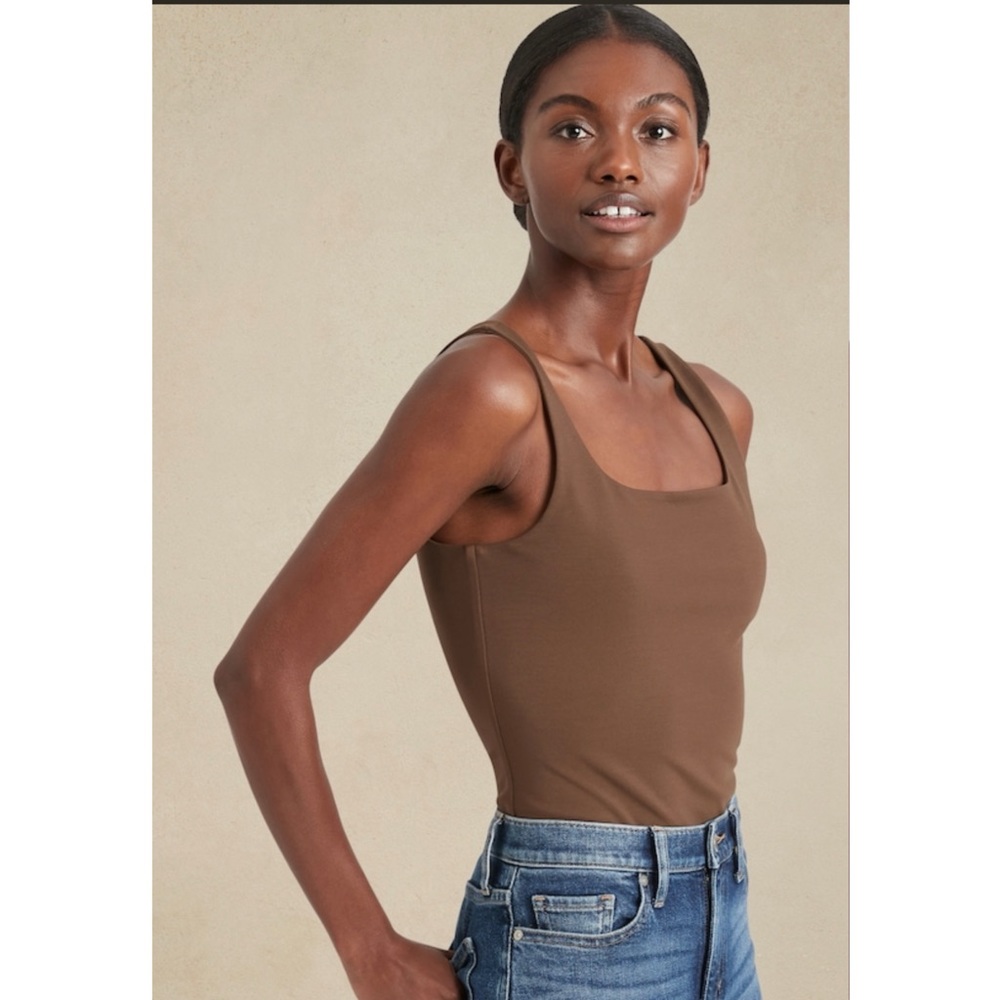 NEW!! Banana Republic Scoop Neck Bodysuit